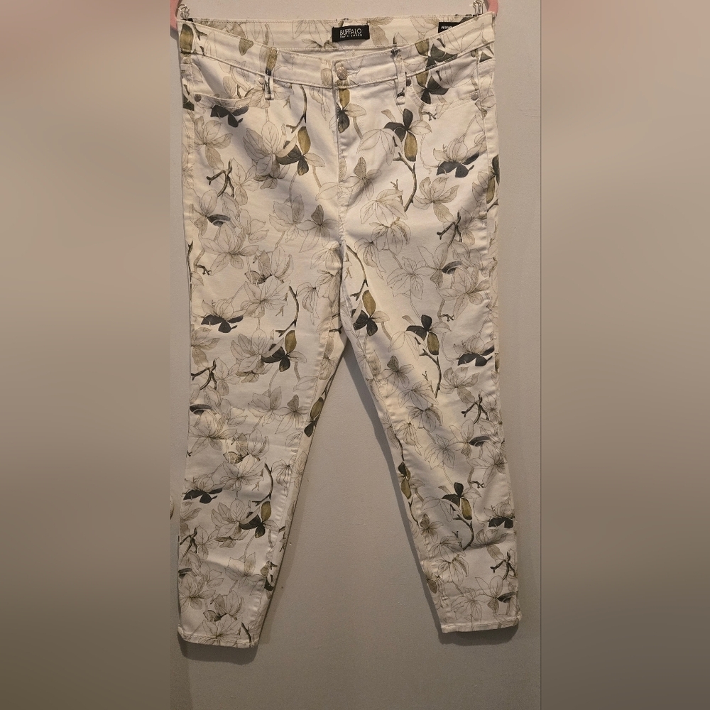 Buffalo David Bitton Women's Cream Floral Straight Leg Pants - Picture 3 of 9